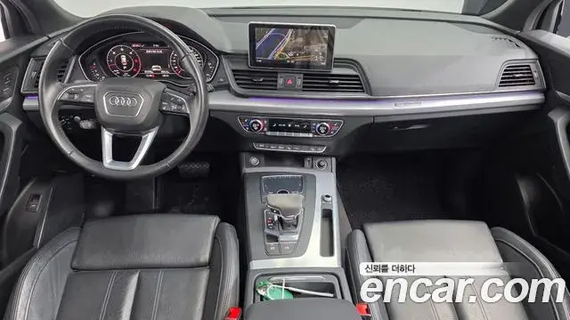 Audi Q5 2020 — Photo 9/20