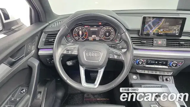 Audi Q5 2020 — Photo 11/20