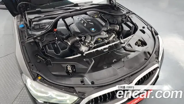 BMW 8 Series 2022 — Photo 2/20