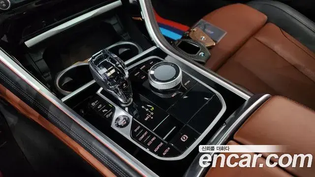 BMW 8 Series 2022 — Photo 8/20