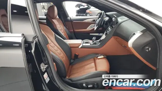 BMW 8 Series 2022 — Photo 20/20