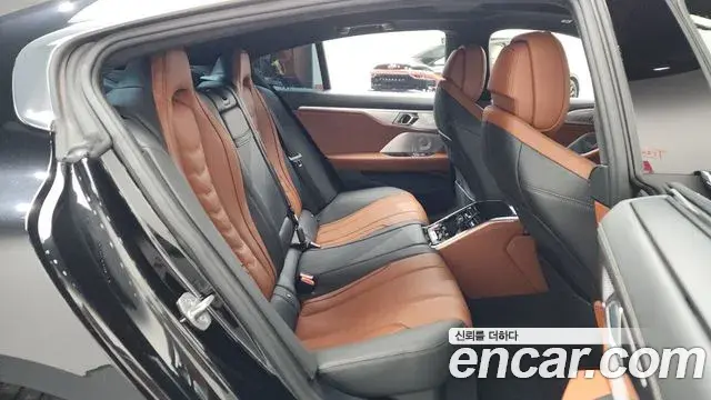 BMW 8 Series 2022 — Photo 7/20