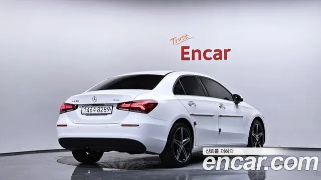 Mercedes-Benz A-Class 2020 — Şəkil 10/20