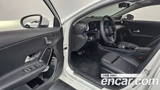 Mercedes-Benz A-Class 2020 — Şəkil 15/20