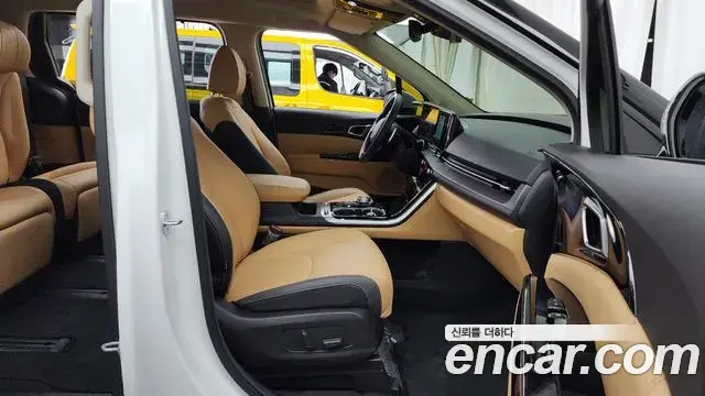 Kia Carnival 2023 — Photo 11/20