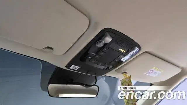 Kia Carnival 2021 — Фото 17/20