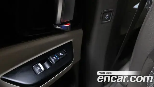 Kia Carnival 2021 — Фото 18/20