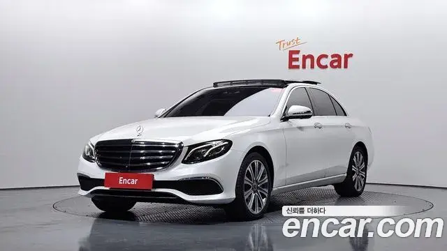 Mercedes-Benz E-Class 2018 — Photo 20/20