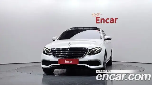 Mercedes-Benz E-Class 2018 — Photo 2/20