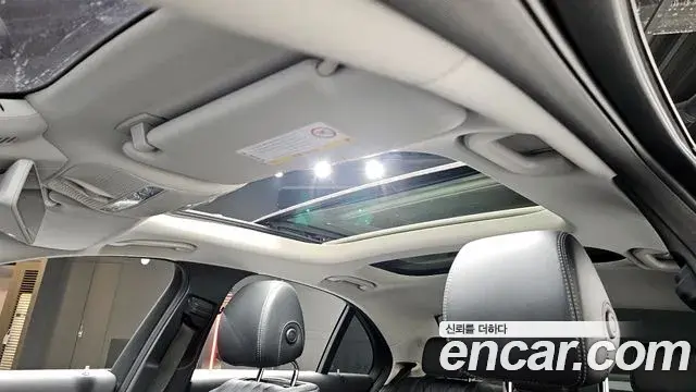 Mercedes-Benz E-Class 2018 — Photo 9/20