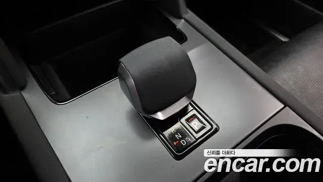 Land Rover Discovery Sport 2025 — Photo 17/20