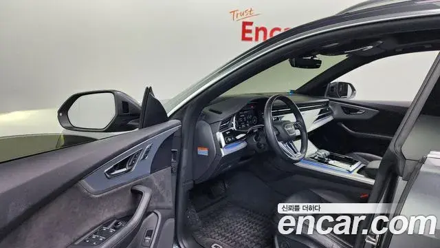 Audi Q8 2020 — ფოტო 14/20