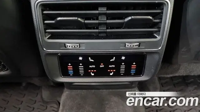 Audi Q8 2020 — ფოტო 6/20