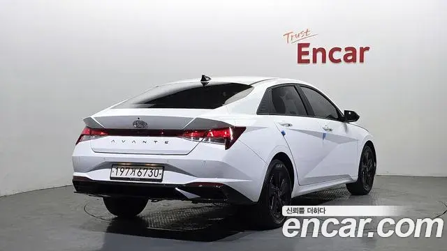 Hyundai The New Avante Hybrid 2022 — Photo 9/20
