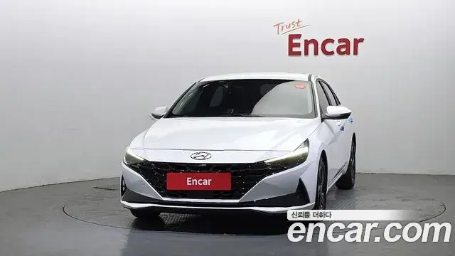 Hyundai The New Avante Hybrid 2022 — Photo 2/20