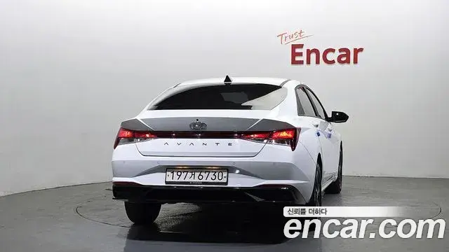Hyundai The New Avante Hybrid 2022 — Photo 13/20