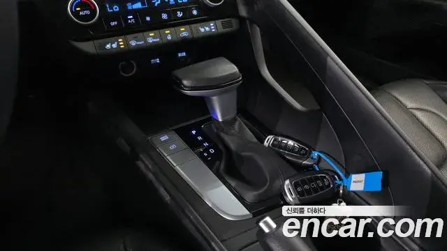 Hyundai The New Avante Hybrid 2022 — Photo 1/20