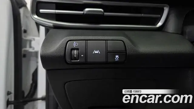 Hyundai The New Avante Hybrid 2022 — Photo 17/20