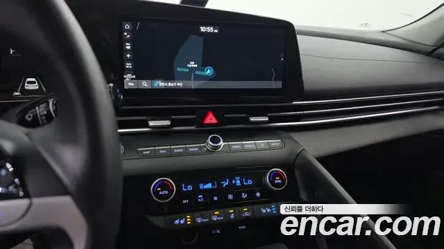 Hyundai The New Avante Hybrid 2022 — Photo 12/20