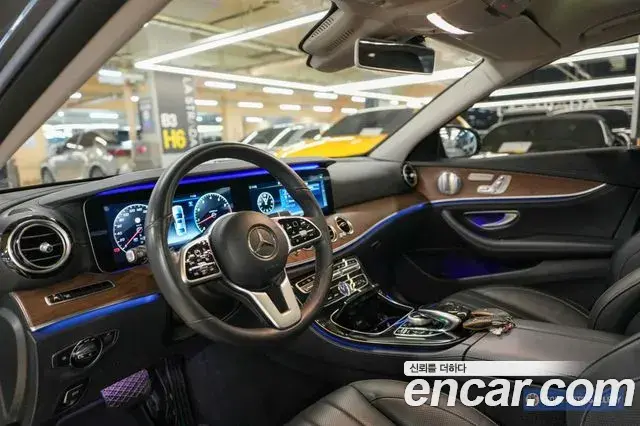 Mercedes-Benz E-Class 2019 — Photo 20/20