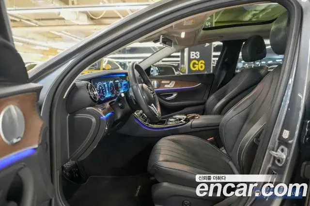 Mercedes-Benz E-Class 2019 — Photo 5/20