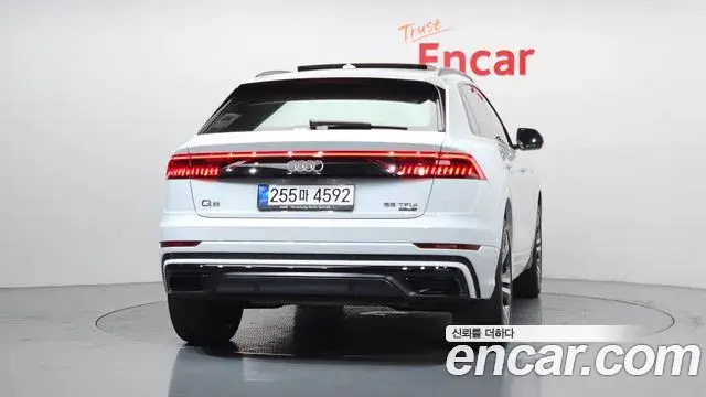 Audi Q8 2022 — Şəkil 3/20
