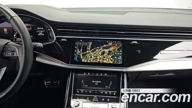 Audi Q8 2022 — Şəkil 10/20