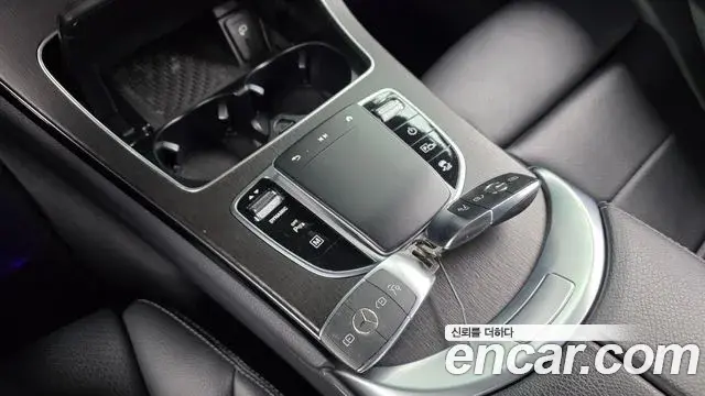 Mercedes-Benz GLC-Class 2021 — Şəkil 8/20