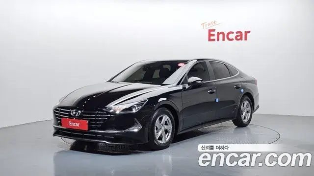 Hyundai Sonata 2019 — Фото 1/20