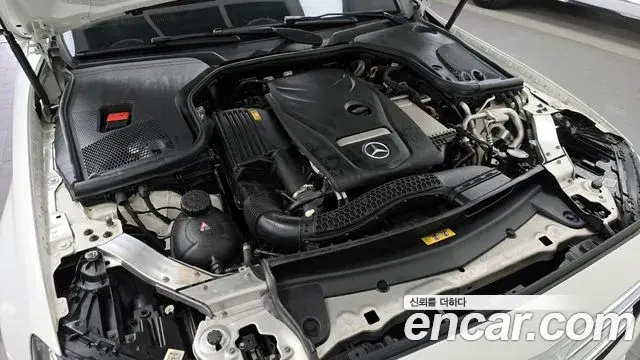 Mercedes-Benz E-Class 2018 — Photo 5/20