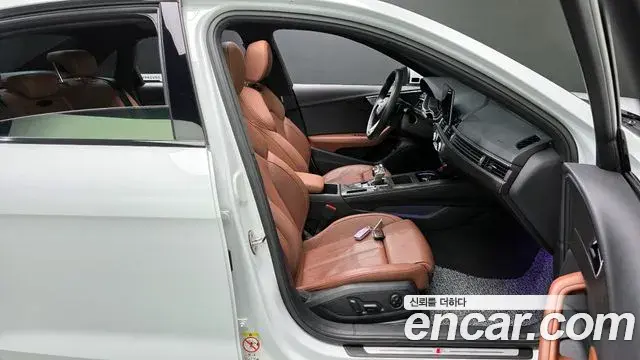 Audi A4 2022 — Şəkil 17/20