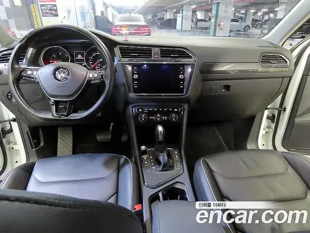 Volkswagen Tiguan 2020 — Şəkil 13/20