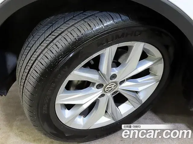 Volkswagen Tiguan 2020 — Şəkil 10/20