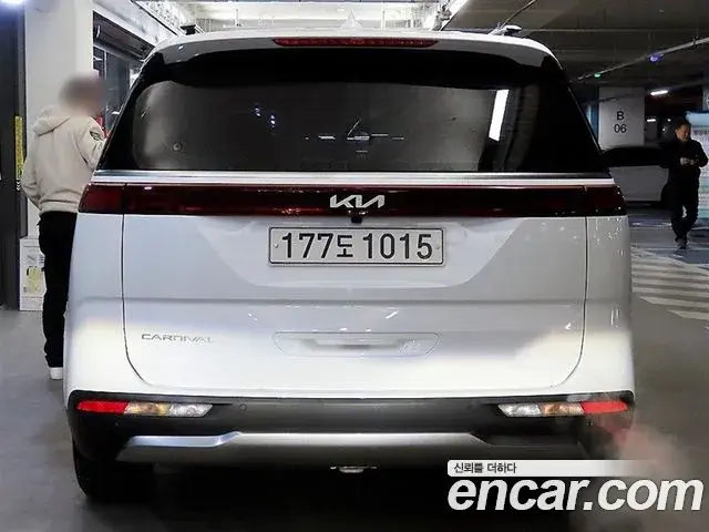 Kia Carnival 2021 — Фото 4/20