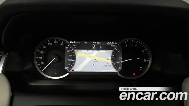 Land Rover Discovery Sport 2023 — ფოტო 17/20