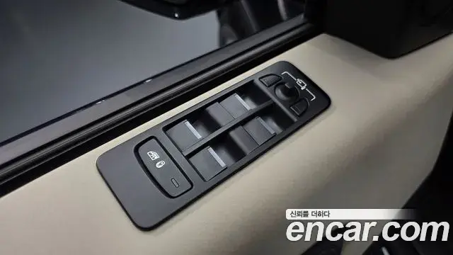 Land Rover Discovery Sport 2022 — ფოტო 8/20