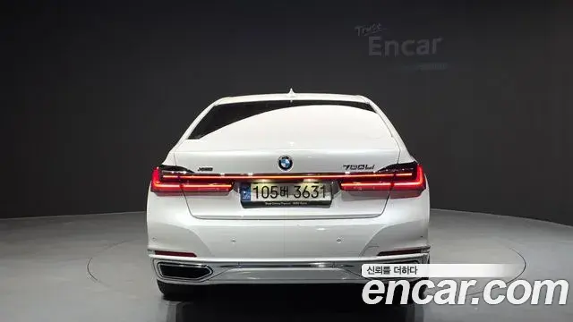 BMW 7 Series 2021 — ფოტო 8/20