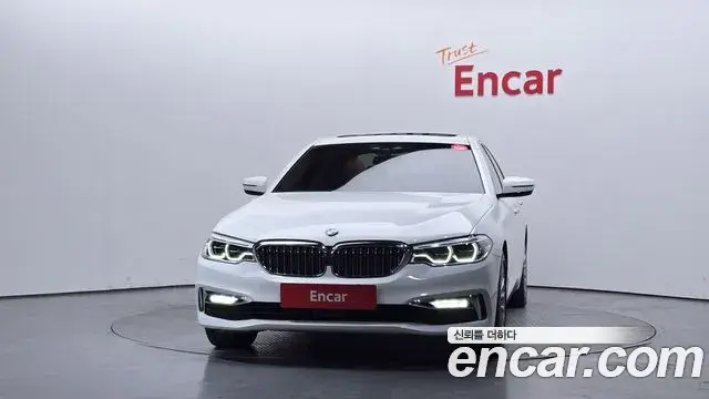 BMW 5 Series 2018 — Şəkil 15/20