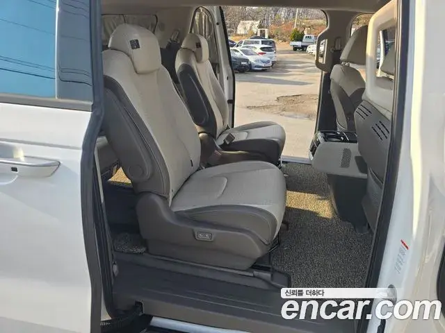 Kia Carnival 2021 — Photo 14/20