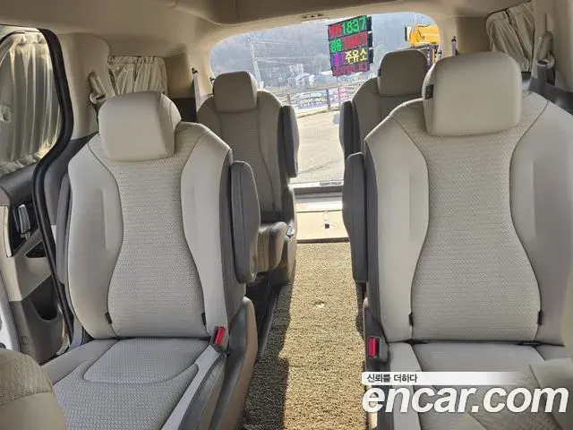 Kia Carnival 2021 — Photo 9/20