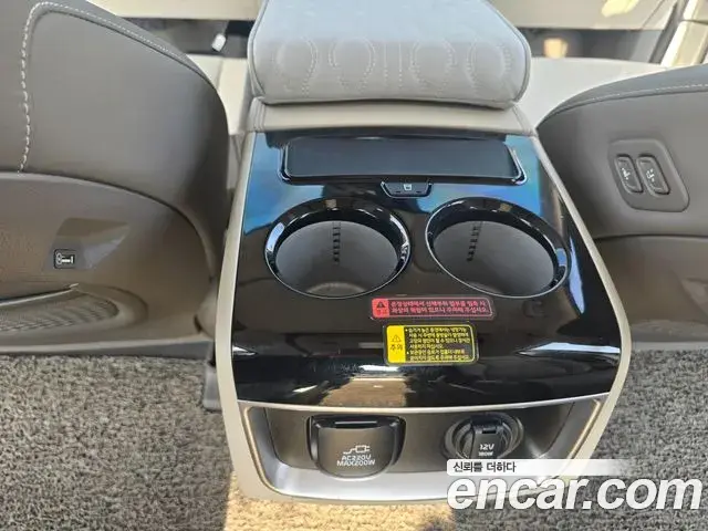 Kia Carnival 2021 — Photo 19/20