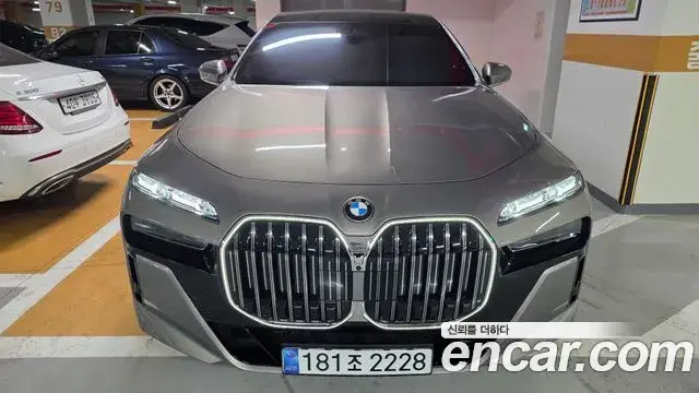 BMW 7 Series 2025 — Photo 3/19