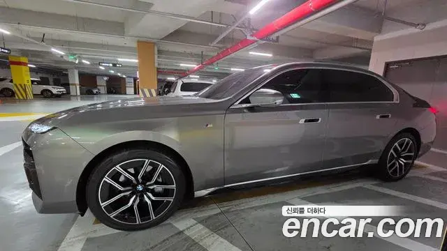BMW 7 Series 2025 — Photo 4/19