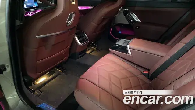 BMW 7 Series 2025 — Photo 12/19