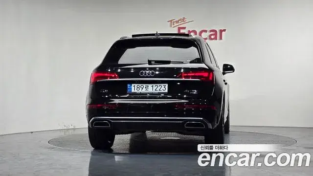Audi Q5 2021 — Фото 3/20
