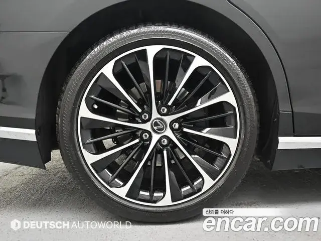 Lexus LS500 2021 — Photo 5/20