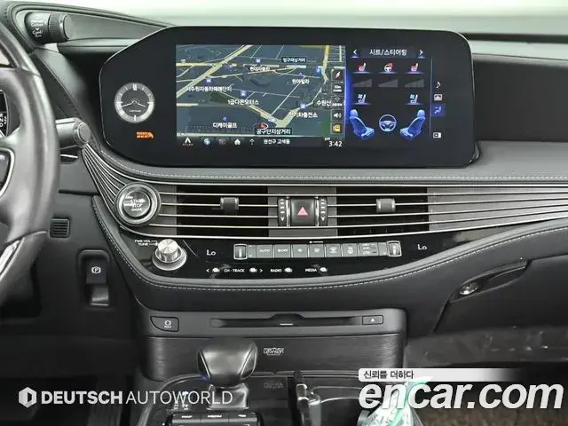 Lexus LS500 2021 — Photo 16/20