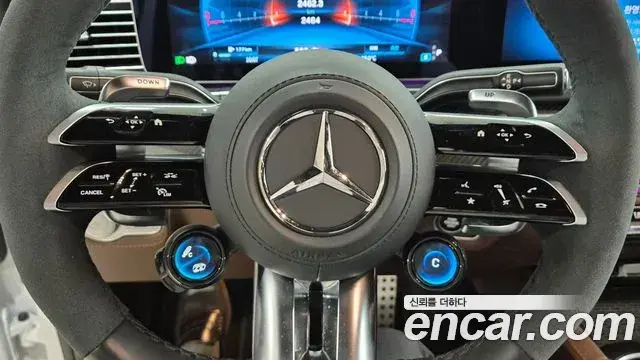 Mercedes-Benz GLE-Class 2025 — Photo 18/20