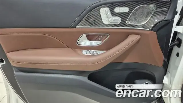 Mercedes-Benz GLE-Class 2025 — Photo 11/20