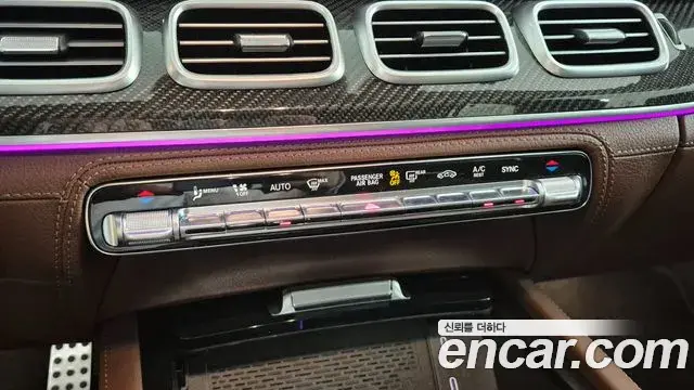 Mercedes-Benz GLE-Class 2025 — Photo 15/20